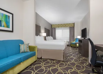 Holiday Inn Express & Suites Ames by IHG hotel thumbnail 3