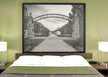 Super 8 by Wyndham Lafayette / Purdue Area hotel thumbnail 7