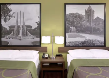 Super 8 by Wyndham Lafayette / Purdue Area hotel thumbnail 8