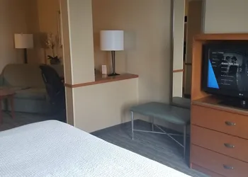 Fairfield Inn & Suites by Marriott Sudbury hotel thumbnail 4