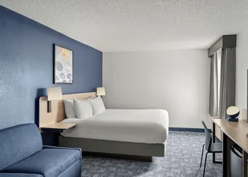 City Express By Marriott Freeport hotel thumbnail 5