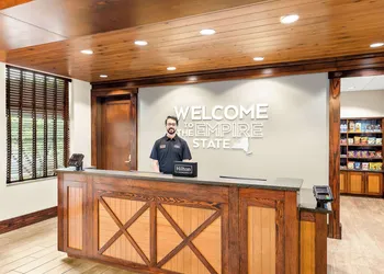 Hampton Inn & Suites Lake Placid hotel thumbnail 3