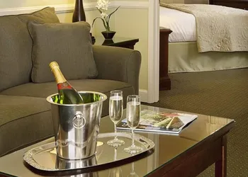 Lavender Inn by the Sea hotel thumbnail 4