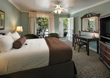 Lavender Inn by the Sea hotel thumbnail 5