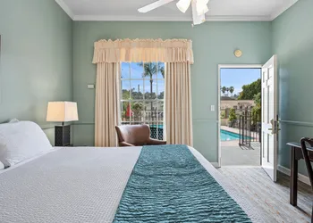 Lavender Inn by the Sea hotel thumbnail 6