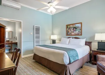 Lavender Inn by the Sea hotel thumbnail 7