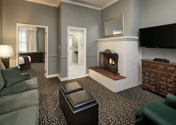 Lavender Inn by the Sea hotel thumbnail 8