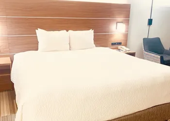 Holiday Inn Express Wilmington North - Brandywine by IHG hotel thumbnail 3