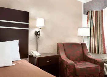 Travelodge by Wyndham Killeen/Fort Hood hotel thumbnail 8