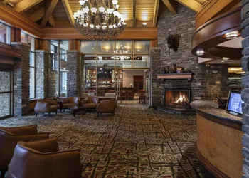 Royal Canadian Lodge hotel thumbnail 4