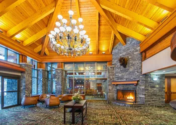 Royal Canadian Lodge hotel thumbnail 5