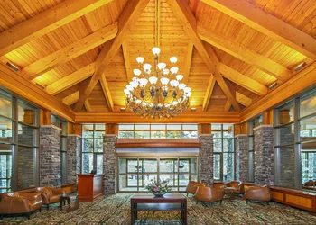 Royal Canadian Lodge hotel thumbnail 6