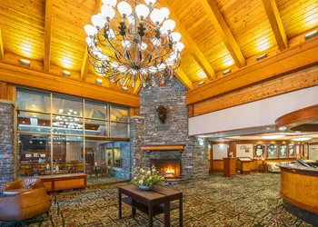 Royal Canadian Lodge hotel thumbnail 7