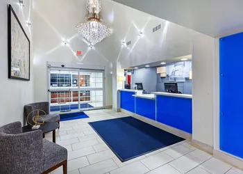 Holiday Inn Express Hotel & Suites Jenks by IHG hotel thumbnail 2