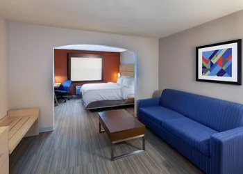 Holiday Inn Express Hotel & Suites Jenks by IHG hotel thumbnail 6