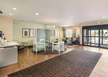 Quality Inn & Suites Quincy - Downtown hotel thumbnail 3