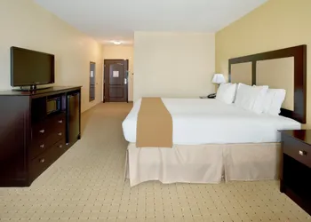 Holiday Inn Express & Suites Georgetown by IHG hotel thumbnail 8