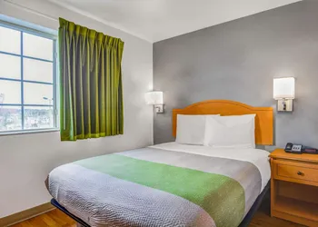 Studio 6 Opelika, AL - Auburn Al hotel thumbnail 3