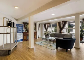 SureStay Plus by Best Western Woodbury Inn hotel thumbnail 3