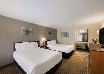 SureStay Plus by Best Western Woodbury Inn hotel thumbnail 8