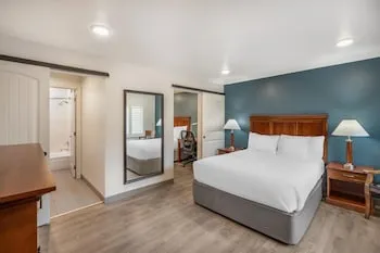 Best Western Plus Clocktower Inn hotel thumbnail 4