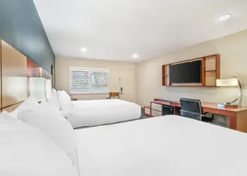 Best Western Plus Clocktower Inn hotel thumbnail 7
