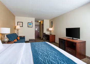 Comfort Inn Naugatuck-Shelton, CT hotel thumbnail 5