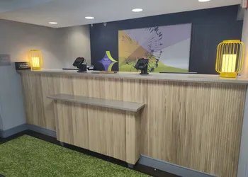 Spark by Hilton Stevensville hotel thumbnail 4