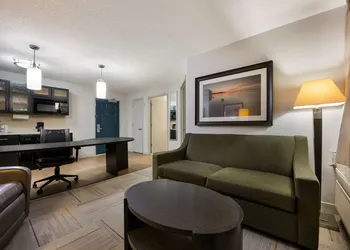 Sonesta Simply Suites Huntsville Research Park hotel thumbnail 6