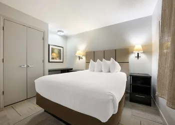 Sonesta Simply Suites Huntsville Research Park hotel thumbnail 8