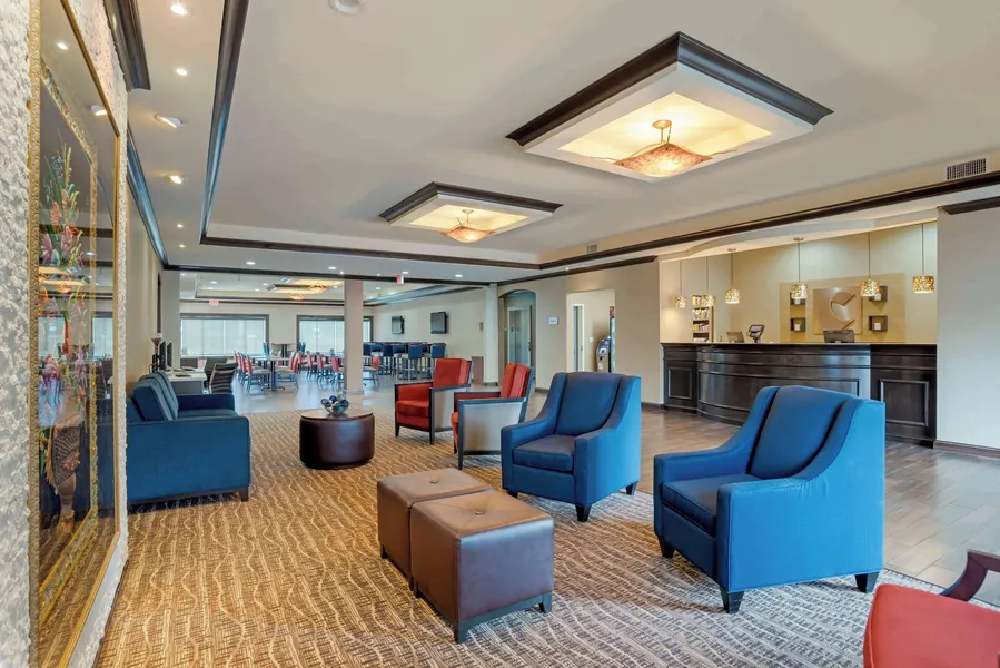 Comfort Suites Alexandria North hotel detail image 2