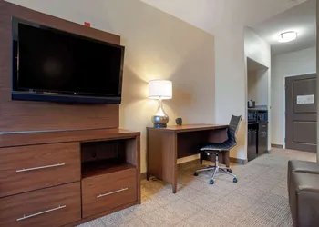 Comfort Suites Alexandria North hotel thumbnail 6