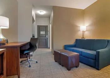 Comfort Suites Alexandria North hotel thumbnail 7