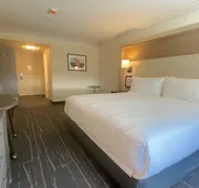 Holiday Inn Victoria Elk Lake by IHG hotel detail image 3