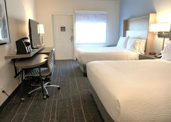 Holiday Inn Victoria Elk Lake by IHG hotel thumbnail 4