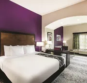 La Quinta Inn & Suites by Wyndham Baton Rouge Denham Springs hotel detail image 3
