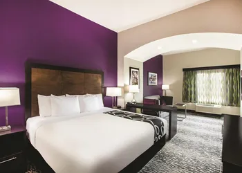 La Quinta Inn & Suites by Wyndham Baton Rouge Denham Springs hotel thumbnail 4