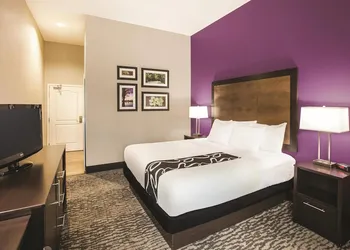 La Quinta Inn & Suites by Wyndham Baton Rouge Denham Springs hotel thumbnail 6