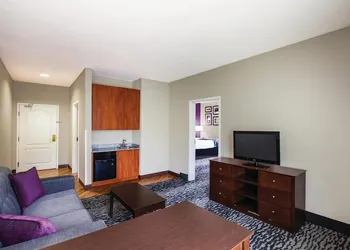 La Quinta Inn & Suites by Wyndham Baton Rouge Denham Springs hotel thumbnail 7