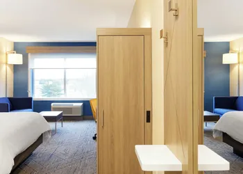 Holiday Inn Express - Layton by IHG hotel thumbnail 3
