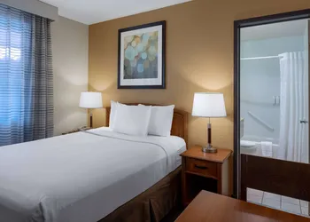 Days Inn by Wyndham Encinitas Moonlight Beach hotel thumbnail 8