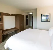 Holiday Inn Express & Suites Lexington NW-The Vineyard by IHG hotel detail image 3