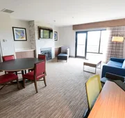 Holiday Inn Express & Suites Lexington NW-The Vineyard by IHG hotel detail image 5