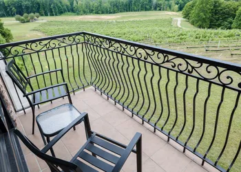 Holiday Inn Express & Suites Lexington NW-The Vineyard by IHG hotel thumbnail 6