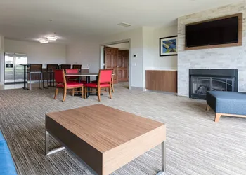 Holiday Inn Express & Suites Lexington NW-The Vineyard by IHG hotel thumbnail 8