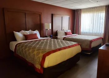 Ramada by Wyndham Downtown Spokane hotel thumbnail 7