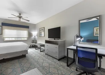 Best Western Plus Wasco Inn & Suites hotel thumbnail 8
