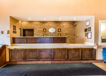 Comfort Suites Mattoon East hotel thumbnail 2