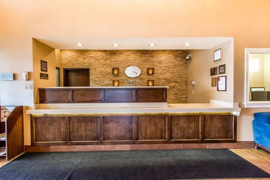 Comfort Suites Mattoon East hotel detail image 2