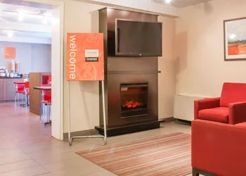 Comfort Inn South hotel thumbnail 6